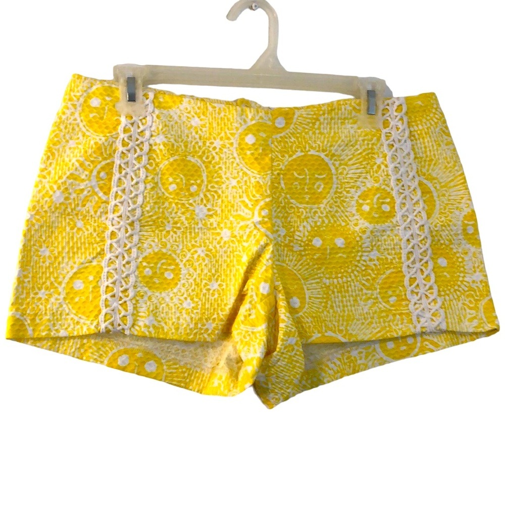 Lily Pulitzer Sunshine Shorts size 6 yellow and white sun print.​